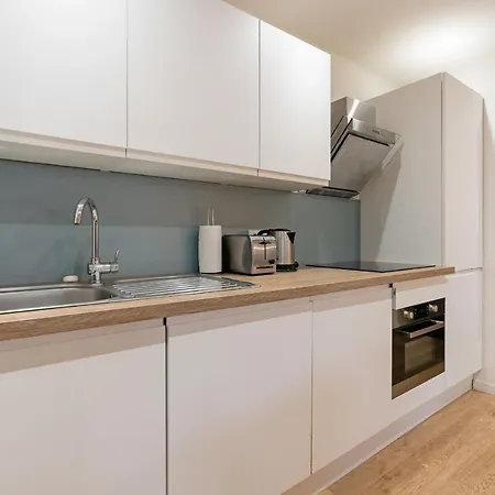 Bright 1-bed Apartment, Perfectly Located In